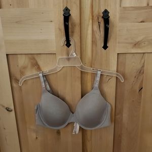 Victoria's Secret Full Coverage Bra Size 40C
